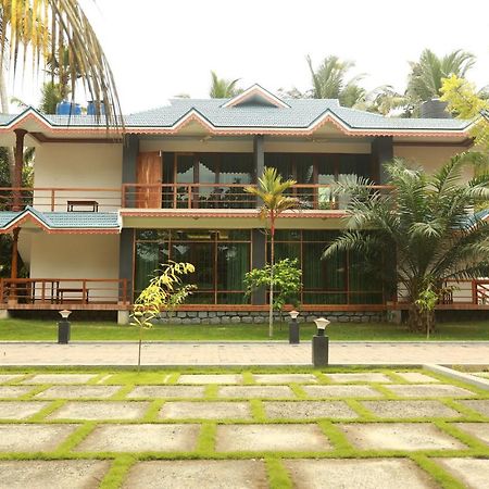 Lara Lake View Resort Thiruvananthapuram Exterior photo