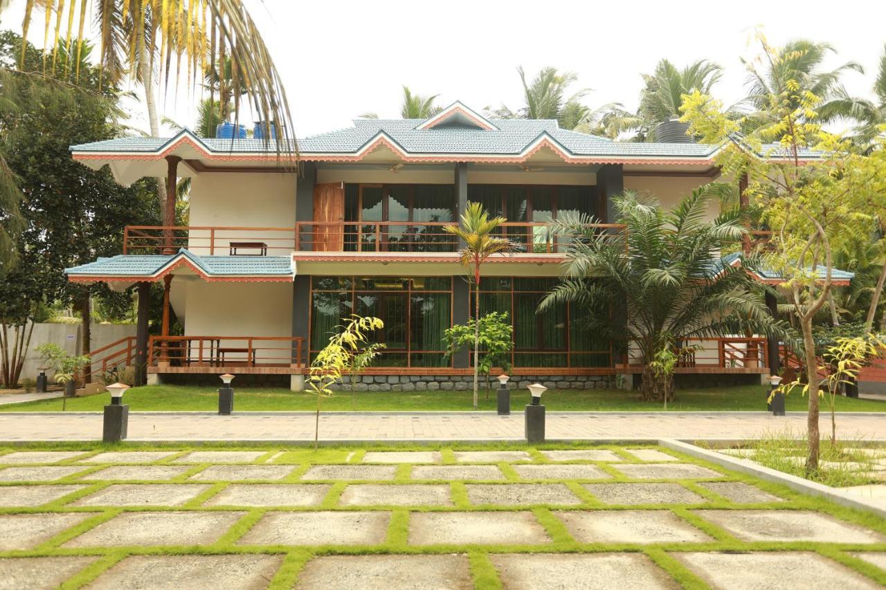 Lara Lake View Resort Thiruvananthapuram Exterior photo