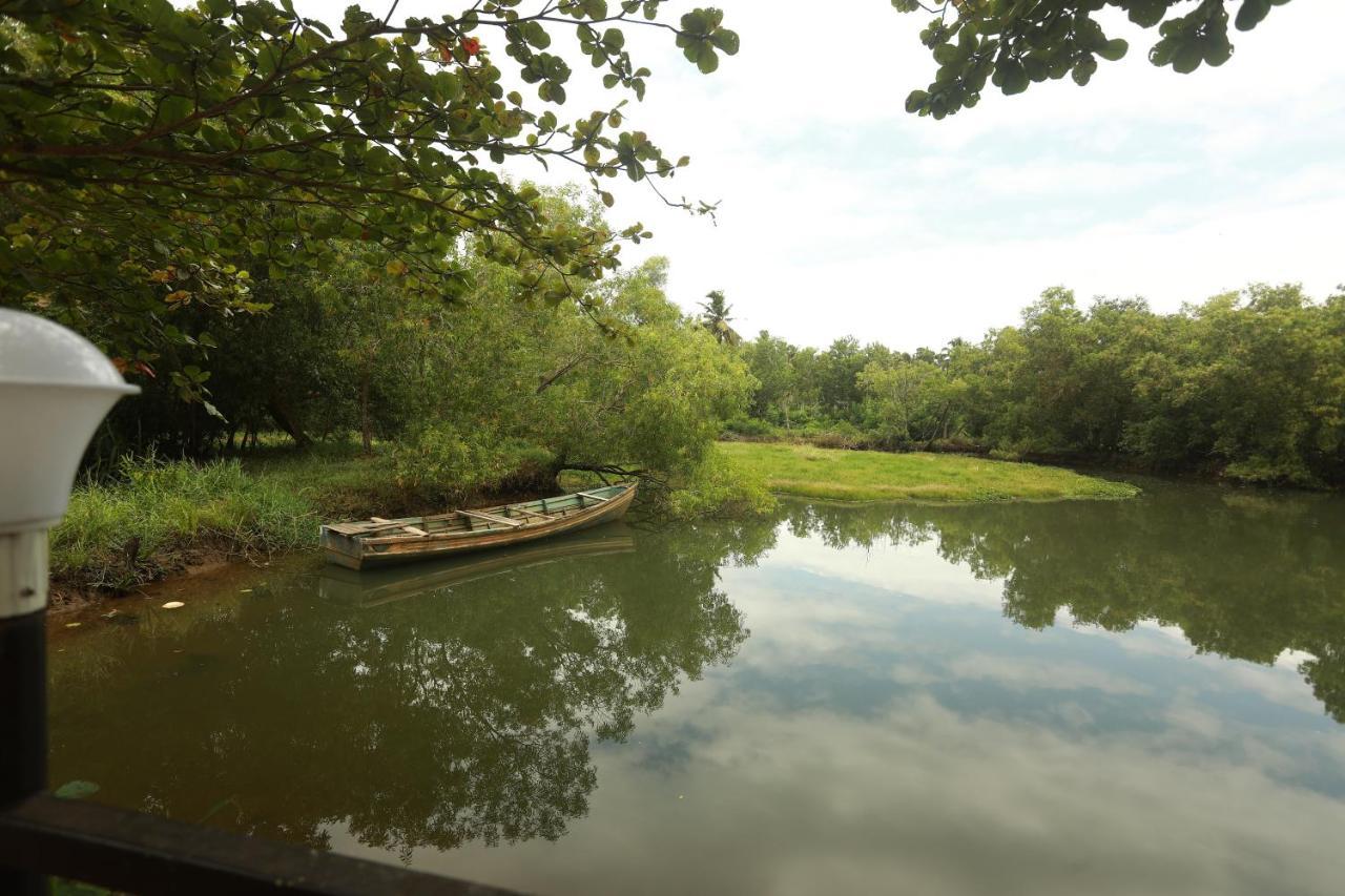 Lara Lake View Resort Thiruvananthapuram Exterior photo